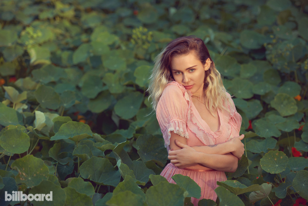 Miley-Cyrus-billboard-2