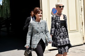 PARIS, FRANCE - JULY 04: Katy Perry and her mother Mary Perry are seen arriving at the 'Chanel' show during Paris Fashion Week - Haute Couture Fall/Winter 2017-2018 on July 4, 2017 in Paris, France. (Photo by Jacopo Raule/GC Images)