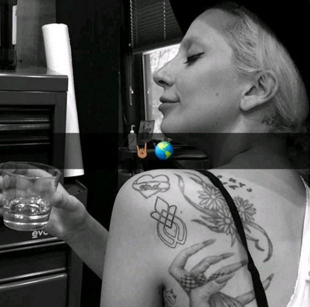 Lady Gaga - tatuagem