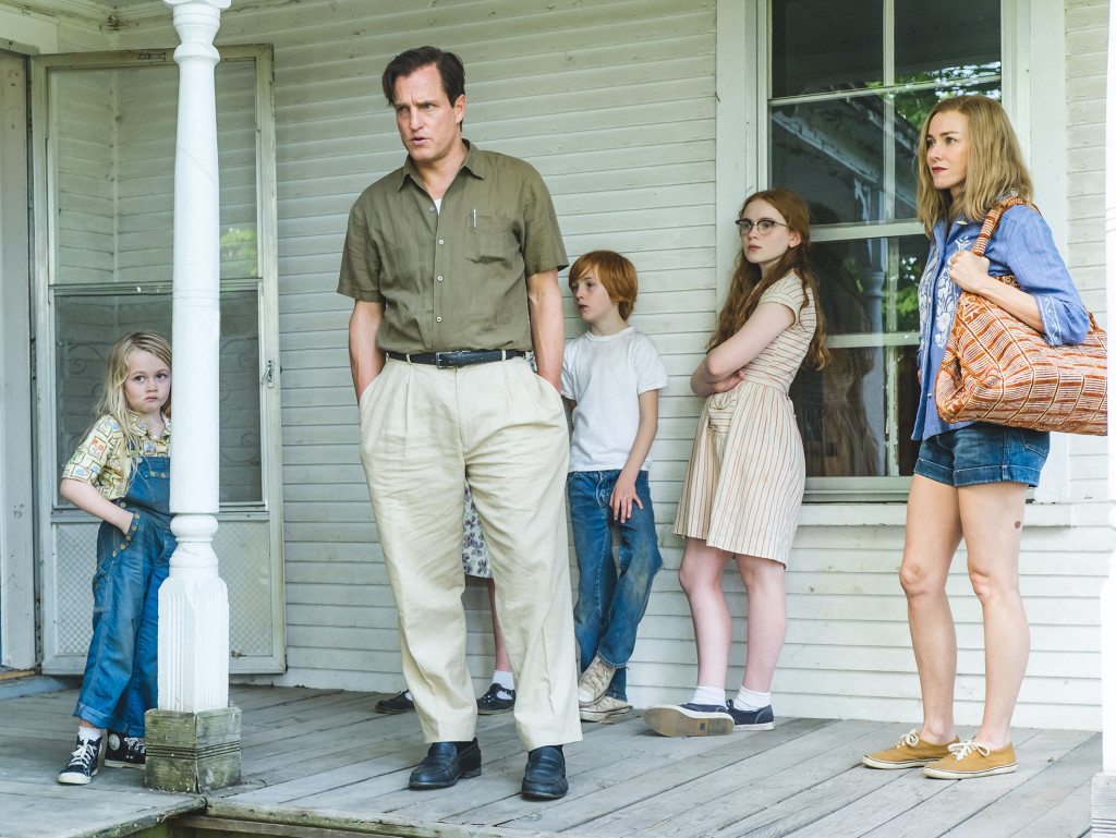 From L to R: Eden Grace Redfield as "Youngest Maureen," Woody Harrelson as "Rex Walls," Charlie Shotwell as "Young Brian," Sadie Sink as "Young Lori" and Naomi Watts as "Rose Mary Walls" in THE GLASS CASTLE. Photo by Jake Giles Netter.