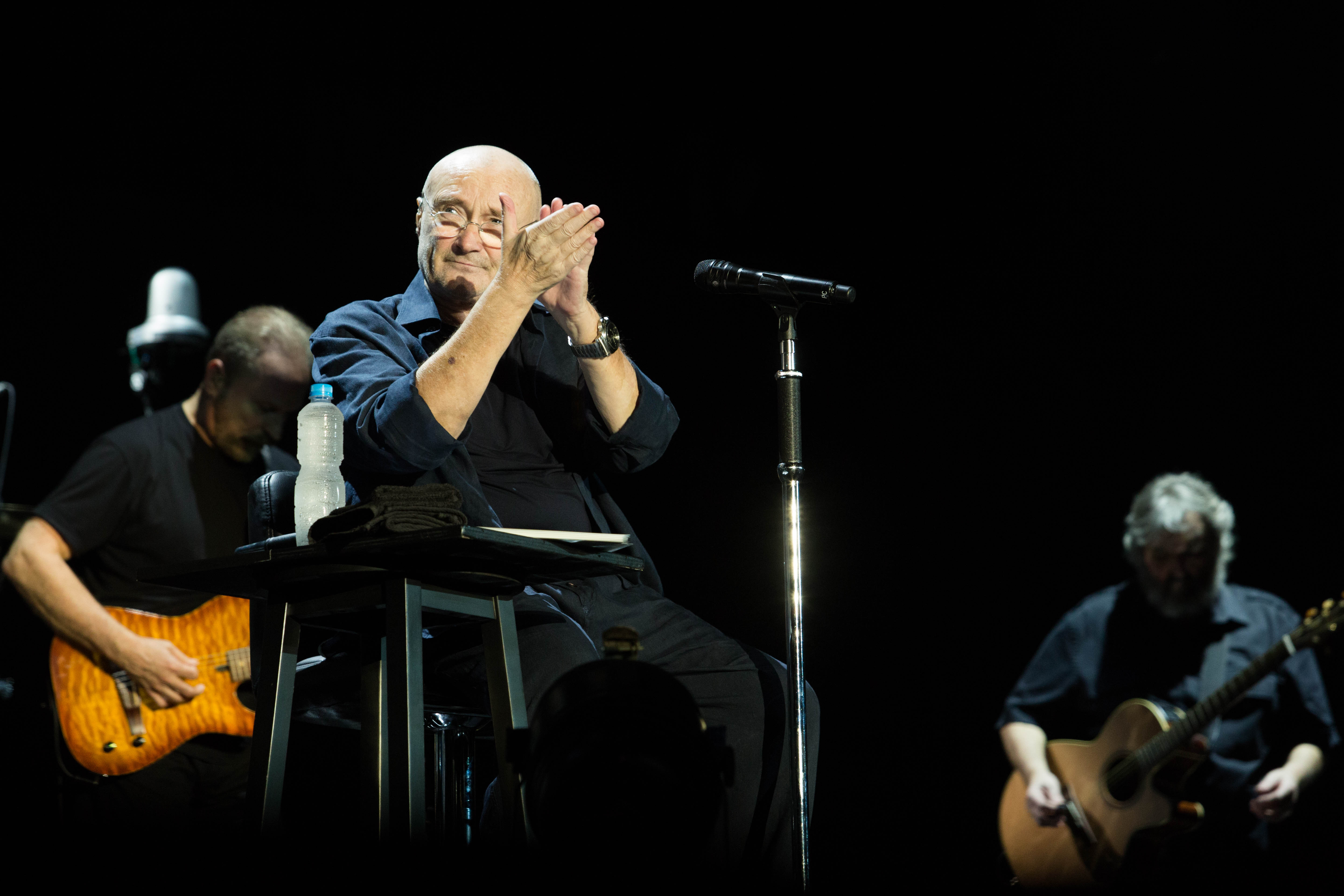 Phil Collins emociona e põe público para dançar no Maracanã, Música no Rio  de Janeiro