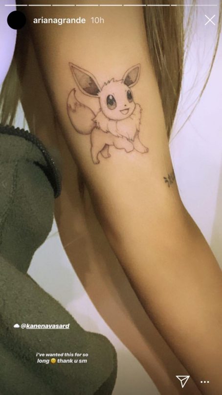 ariana grande tatuagem pokemon